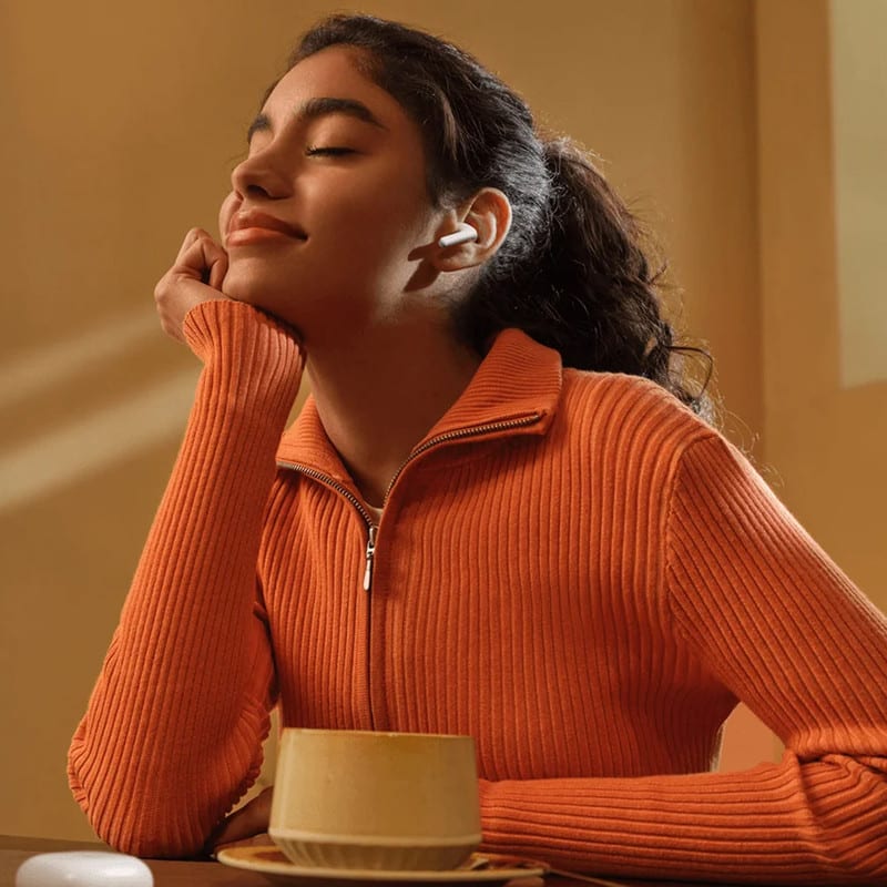 هدفون بلوتوثی شیائومی مدل Redmi Buds 8 Lite با حذف نویز فعال، حذف نویز میکروفون با هوش مصنوعی و 2 میکروفون داخلی، اتصال همزمان به 2 دستگاه، شارژدهی کلی 36 ساعت، مقاوم در برابر رطوبت و عرق، تصویر ۹