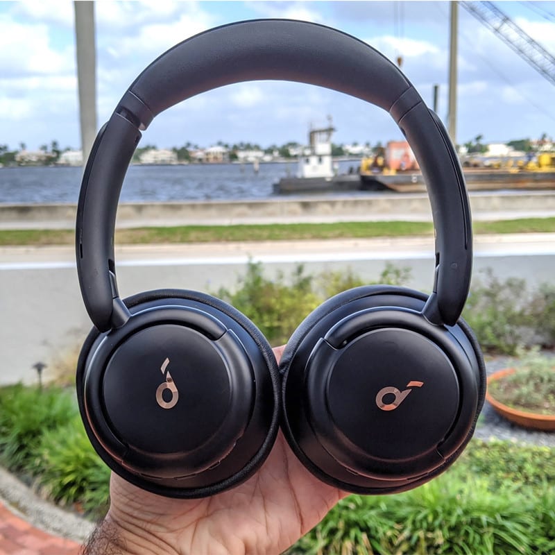 هدفون بلوتوثی انکر مدل SoundCore Life Q30 با نویز کنسلینگ فعال (ANC)، درگاه شارژ USB Type-C، دارای میکروفون دوگانه با حذف نویز، مجهز به فناوری Hi-Res Audio، دارای حالت Transparency برای شنیدن صدای محیط، تصویر ۷