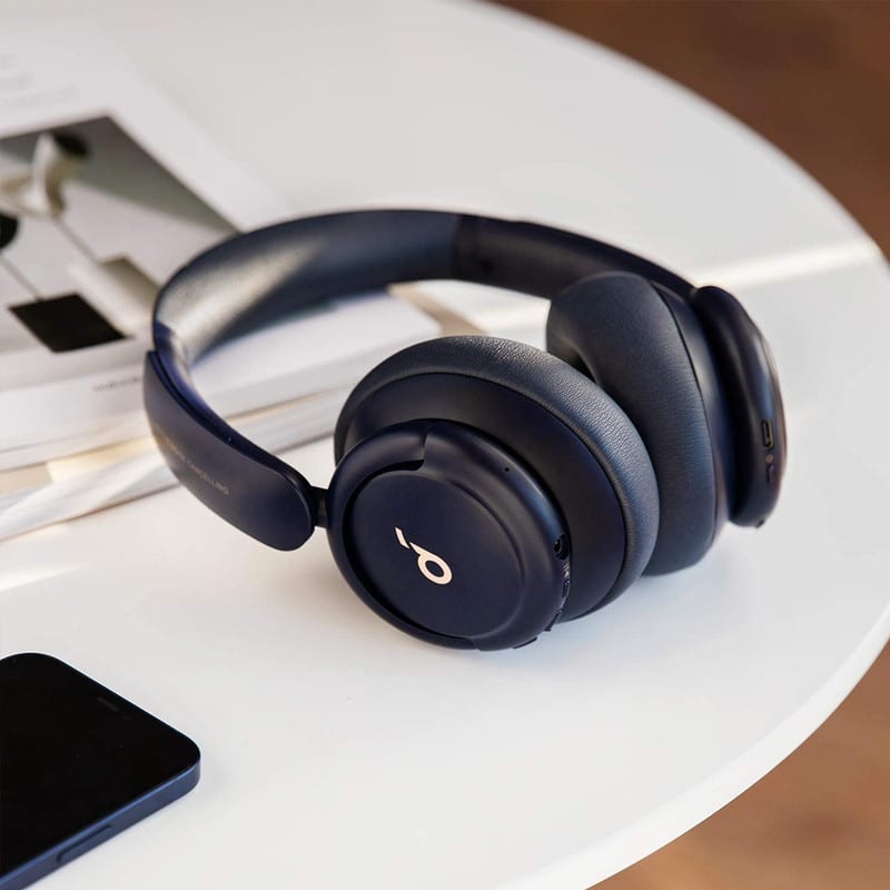 هدفون بلوتوثی انکر مدل SoundCore Life Q30 با نویز کنسلینگ فعال (ANC)، درگاه شارژ USB Type-C، دارای میکروفون دوگانه با حذف نویز، مجهز به فناوری Hi-Res Audio، دارای حالت Transparency برای شنیدن صدای محیط، تصویر ۸